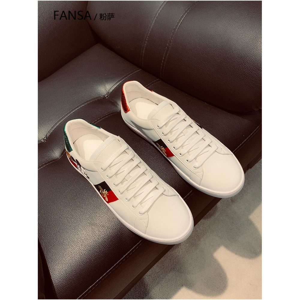 Luxury white sneakers for men genuine leather couple s sneakers bee and Mickey Mouse cartoon style casual breathable versatile European style men s shoes image 2