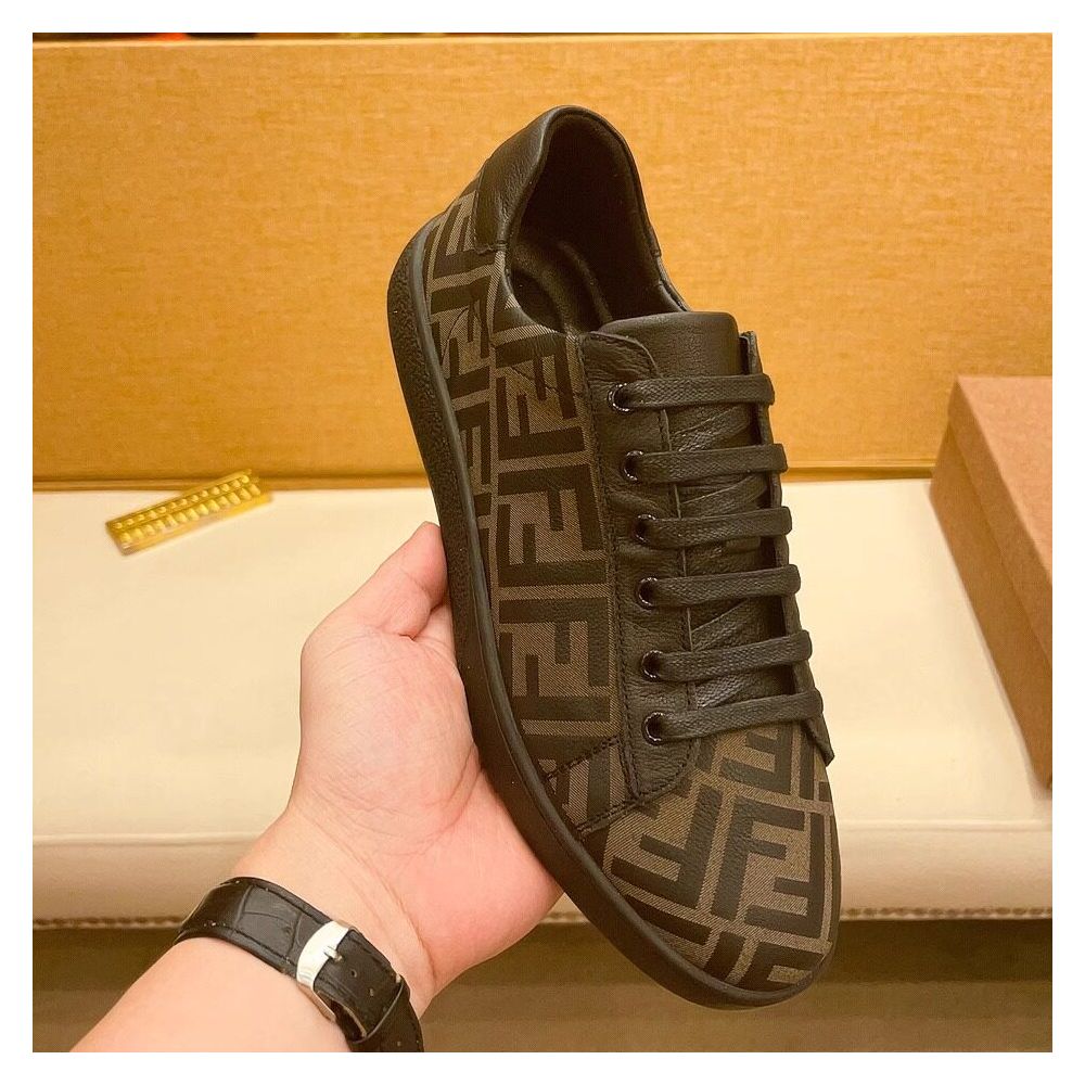 European Style Black Sneakers for Men 2026 New Trendy Genuine Leather Shoes Casual Shoes Comfortable and Breathable Sports Shoes image 1